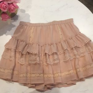 Blush above he knee tiered skirt